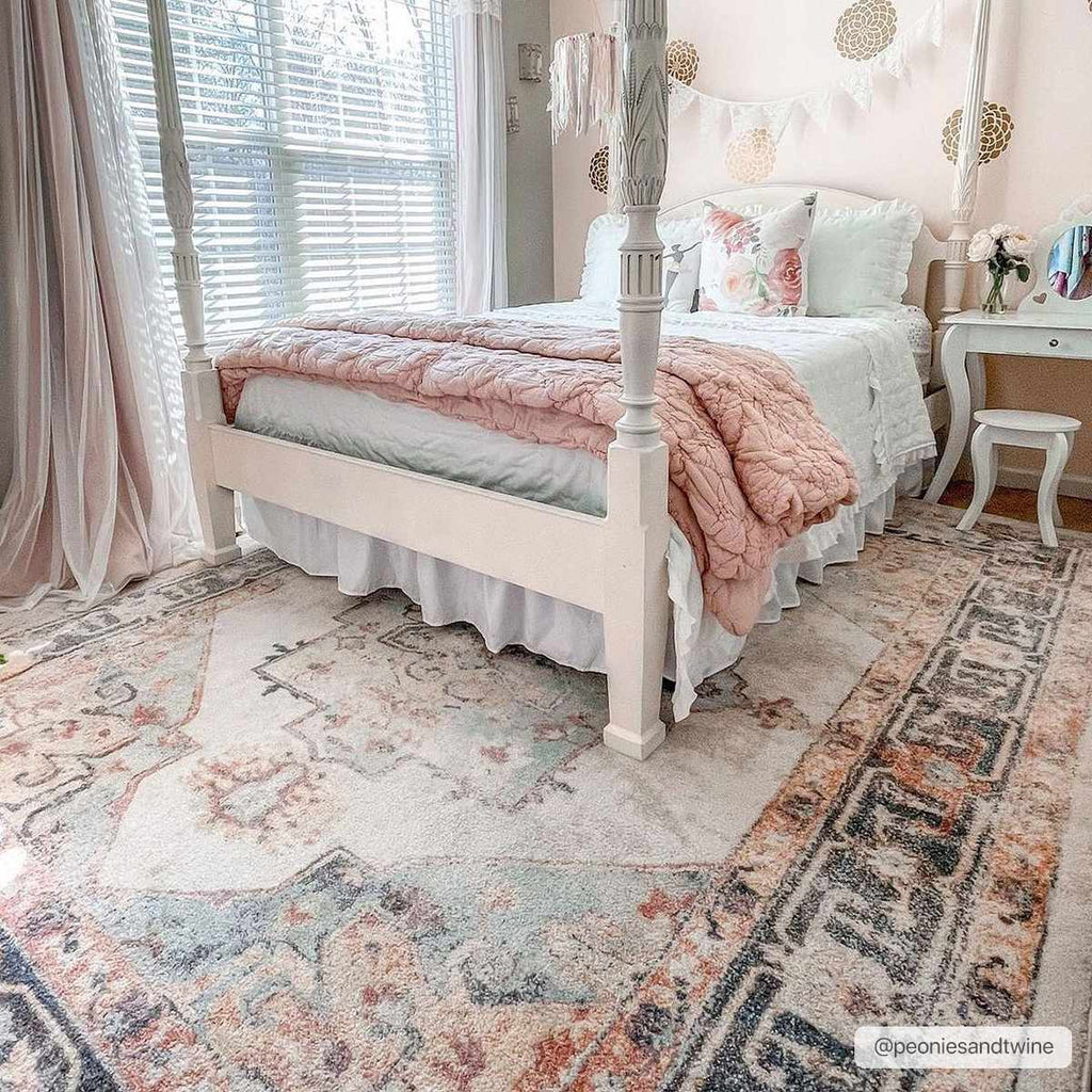 Hauteloom Hillcrest HILLC Lavender Machine Made Polypropylene Rug