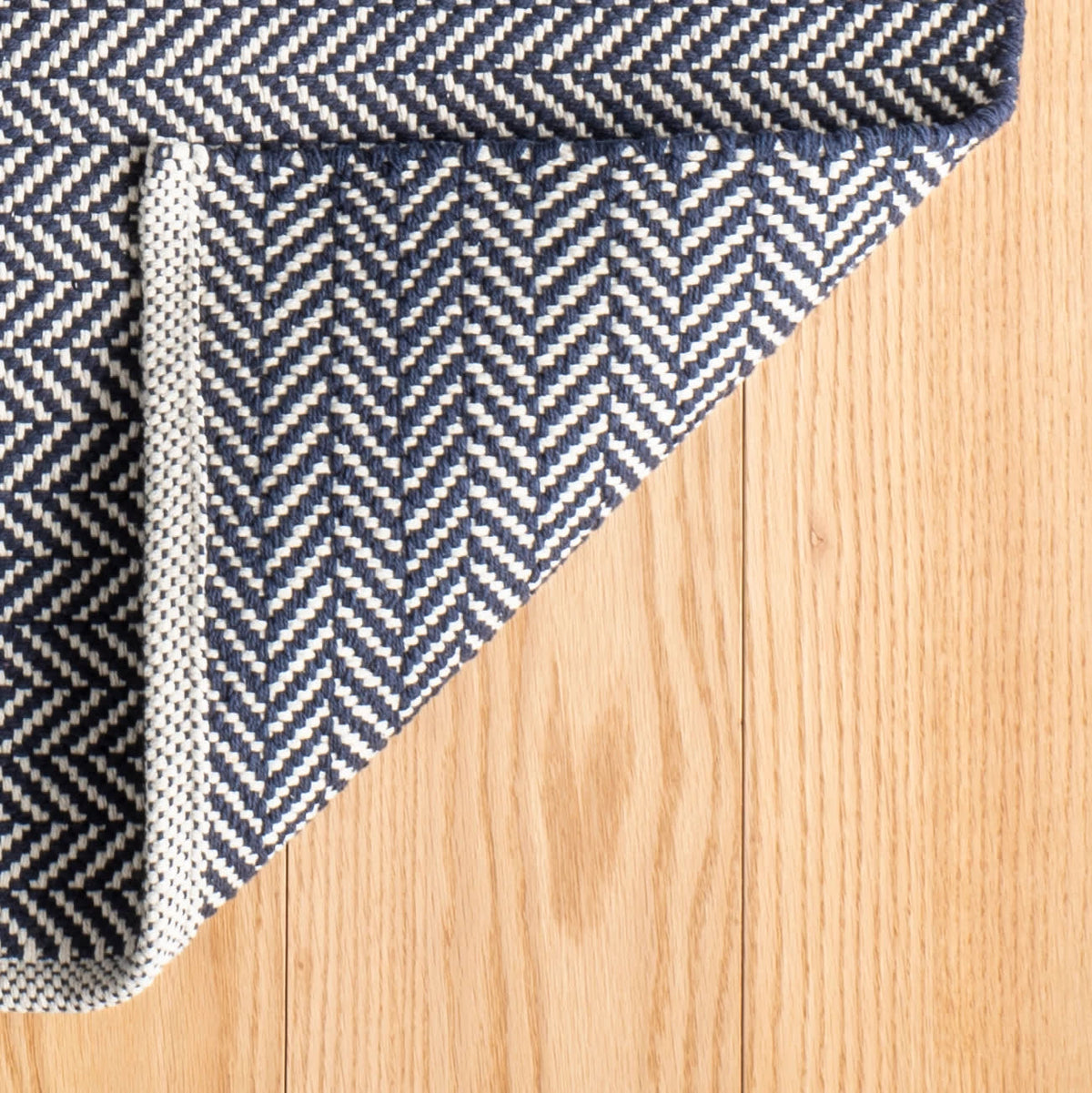 dash albert herringbone rda356 indigo rug
