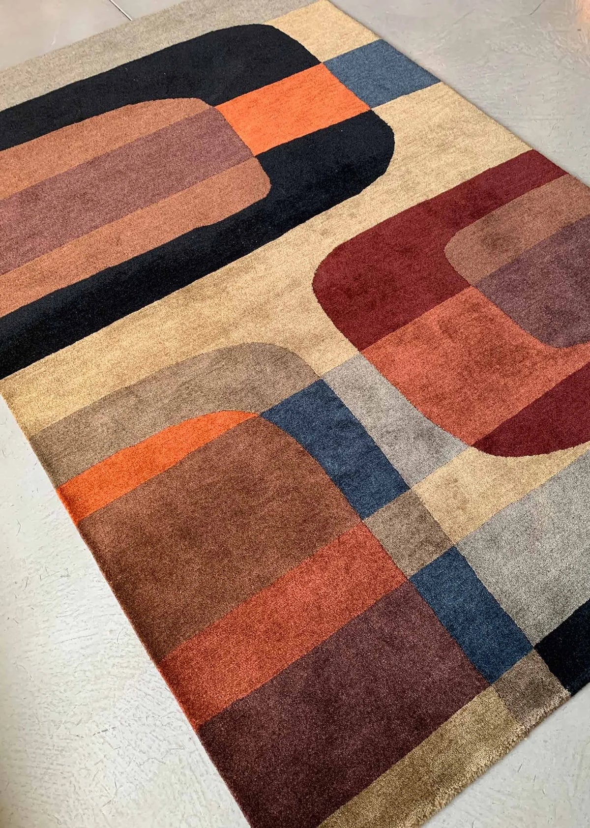 Tibet Rug Company 60 CT 3-D Multi Rug