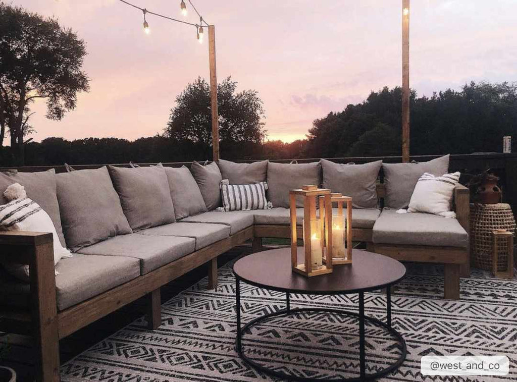 Hauteloom Catrine CATRI Black Machine Made Polypropylene Rug