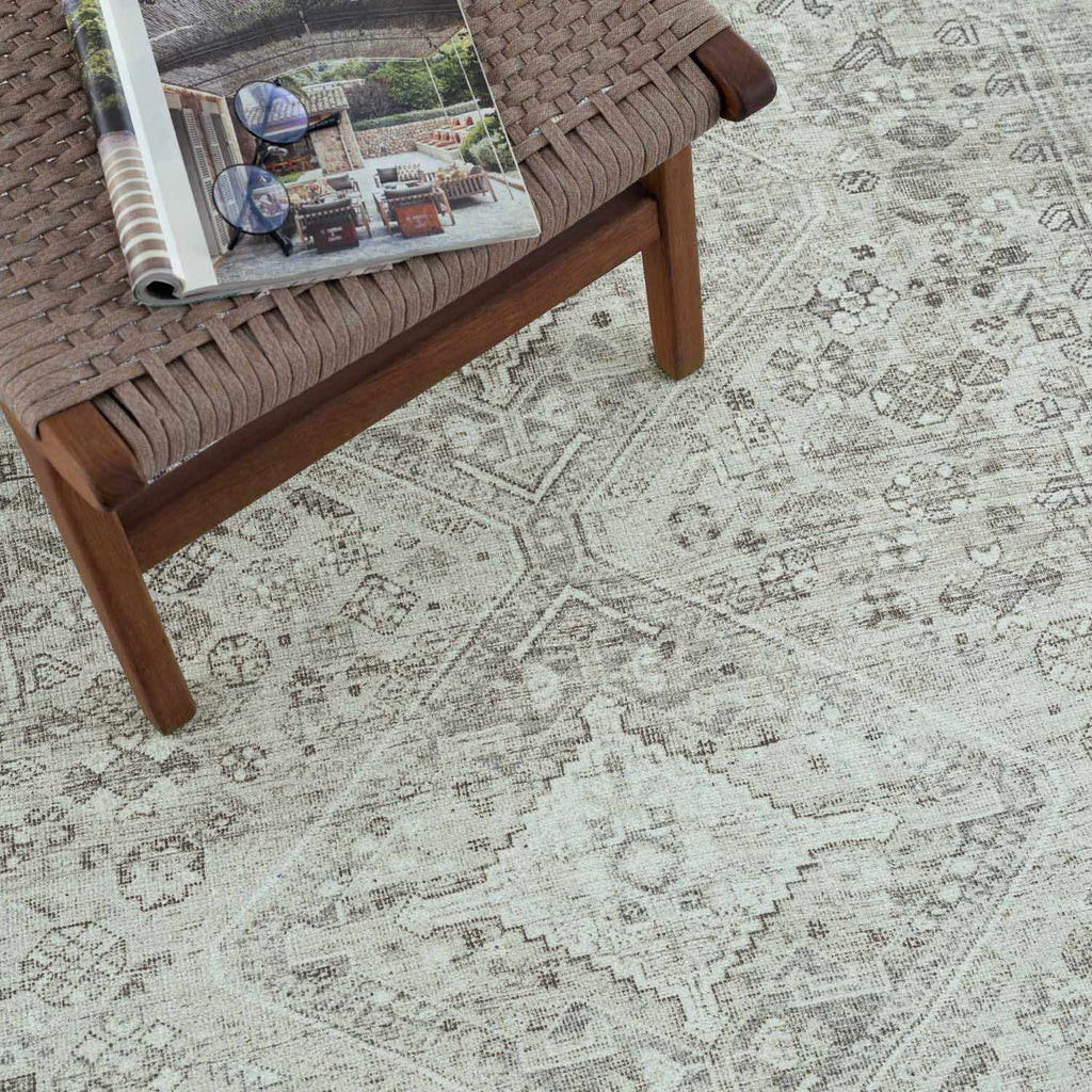 Hauteloom Barny SAMABARNYA1 Off White Machine Made Polyester Rug