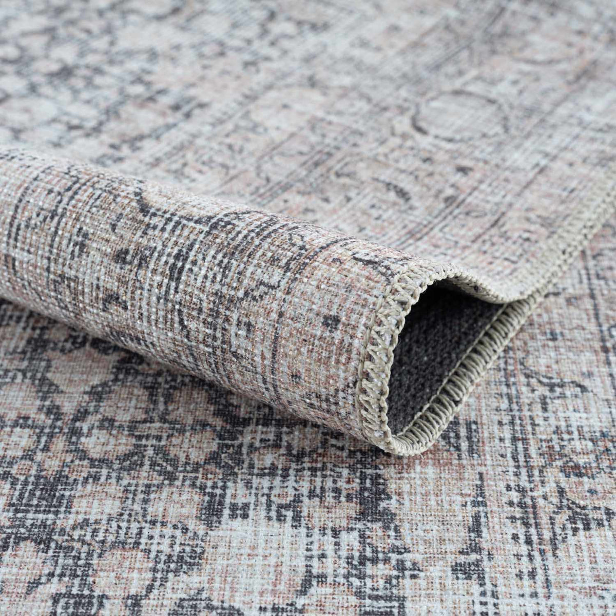 Hauteloom Hedda SAMAHEDDAA1 Light Gray Machine Made Polyester Rug