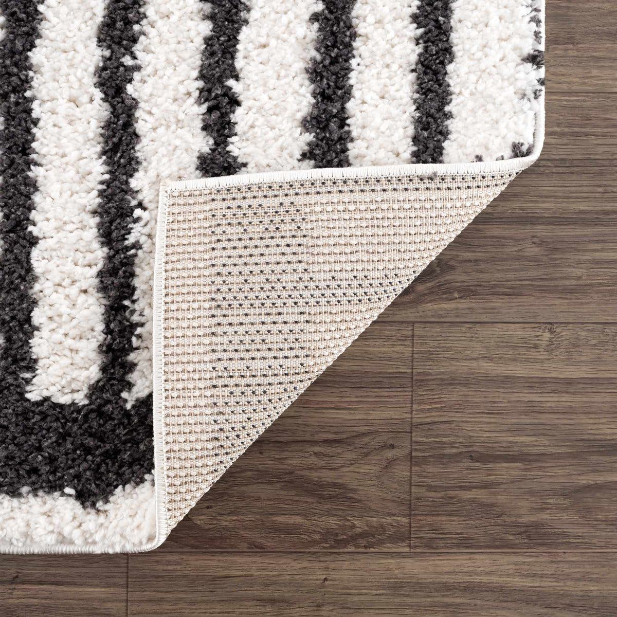 Hauteloom Bauer SBMMBAUERA1 White Machine Made Polyester Rug