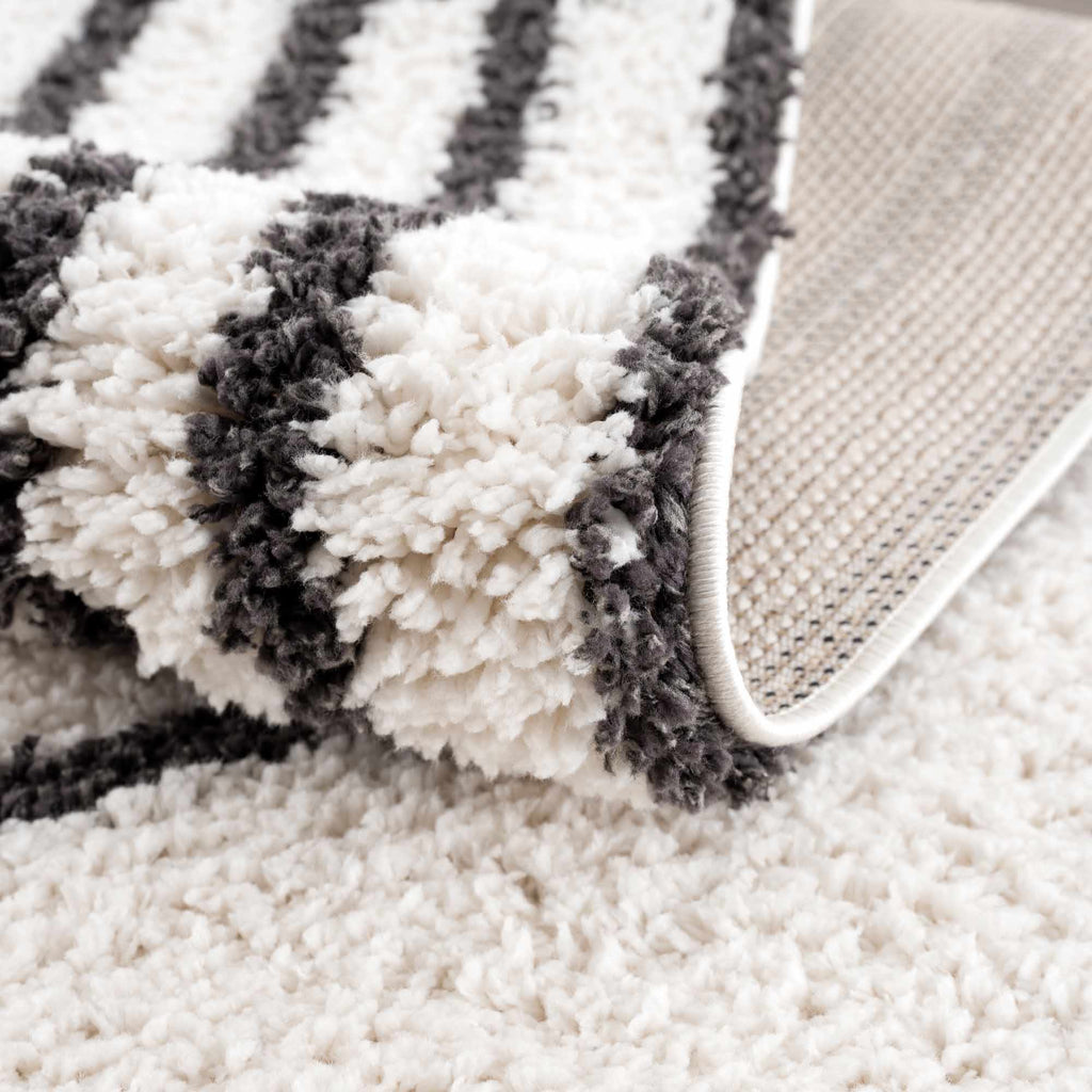 Hauteloom Bauer SBMMBAUERA1 White Machine Made Polyester Rug