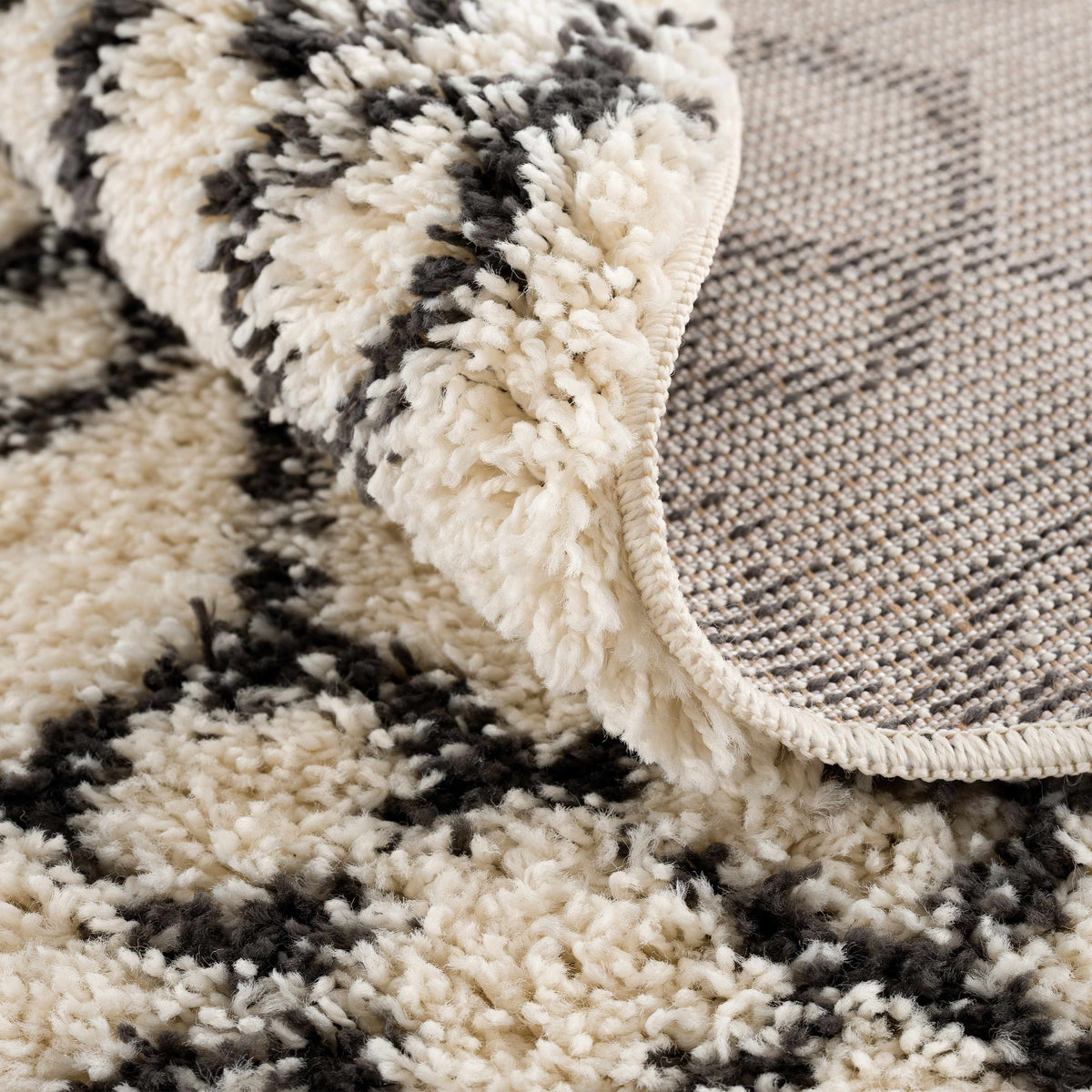 Hauteloom Munich MUNIC Charcoal Machine Made Polypropylene Rug