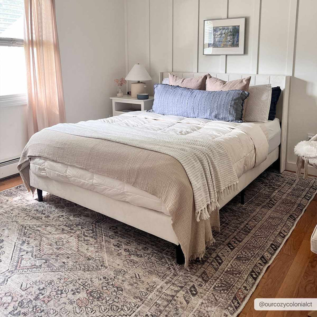 Hauteloom Barny SAMABARNYA4 Ivory Machine Made Polyester Rug
