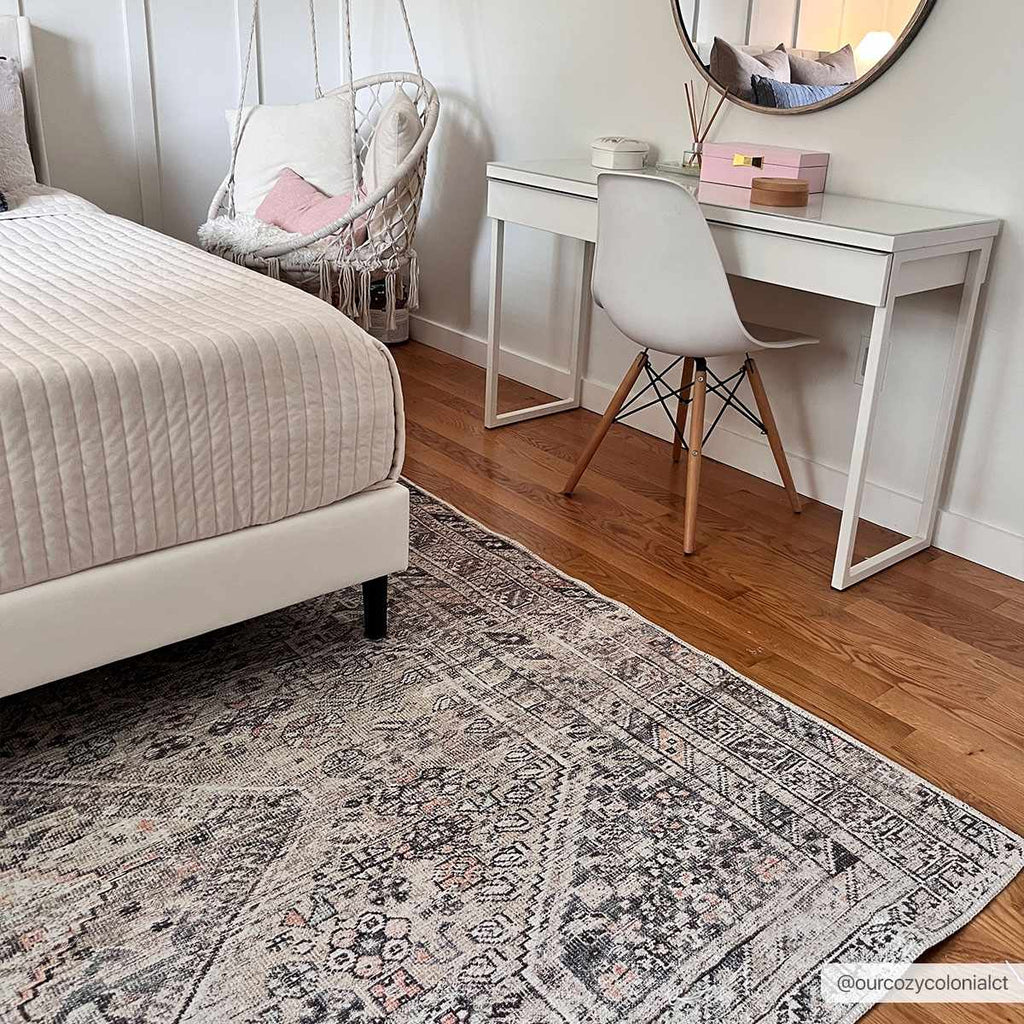 Hauteloom Barny SAMABARNYA4 Ivory Machine Made Polyester Rug