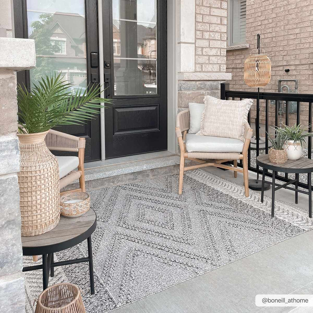 Hauteloom Areli SSSBARELIA4 Taupe Machine Made Polypropylene Rug
