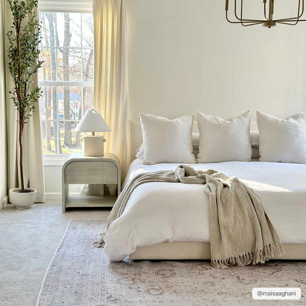 Hauteloom Bethany BET Beige Machine Made Chenille-Polyester Rug