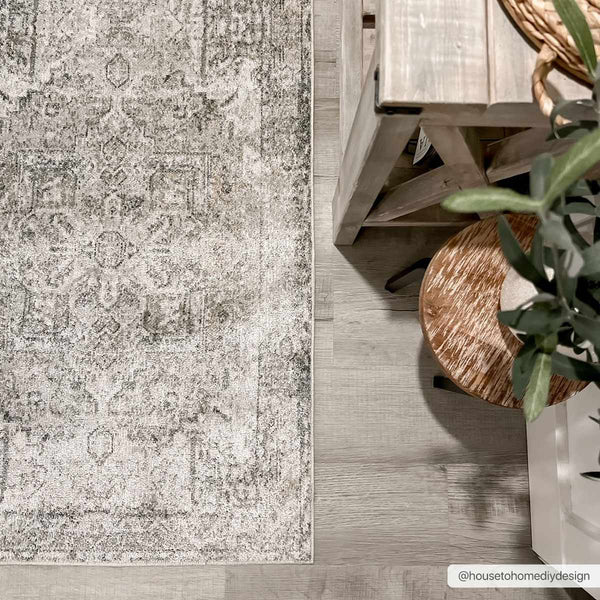 Hauteloom Hera SLLIHERAA43 Ivory Machine Made Polyester Rug