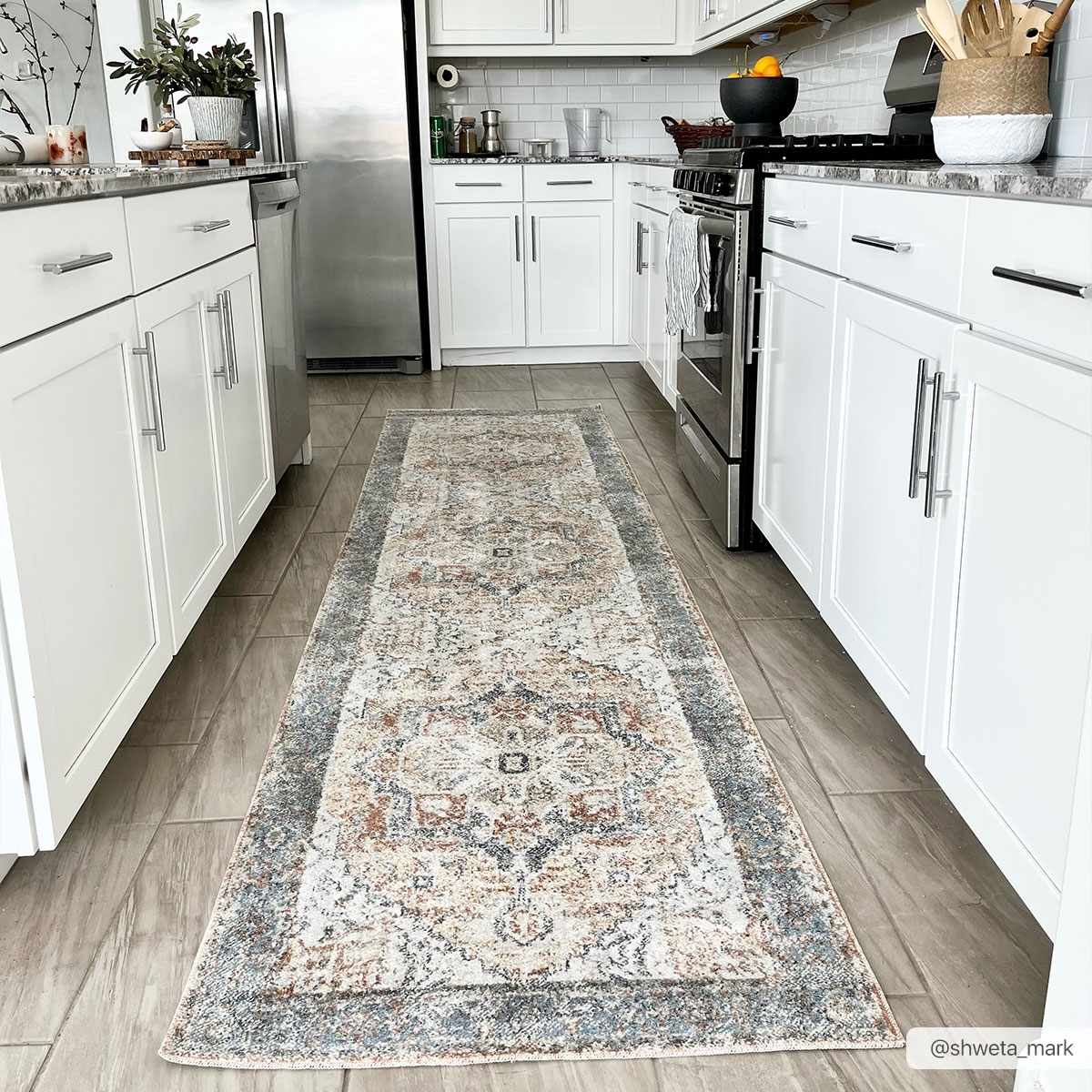 Hauteloom Hera HMABHERAR90 Blue Machine Made Polyester Rug