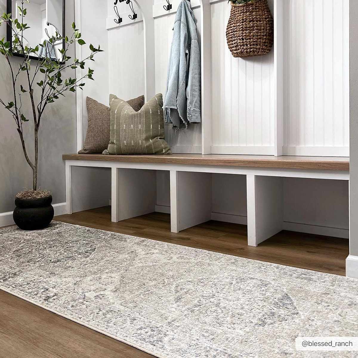 Hauteloom Rudo SLLIRUDOAA3 Gray Machine Made Polyester Rug