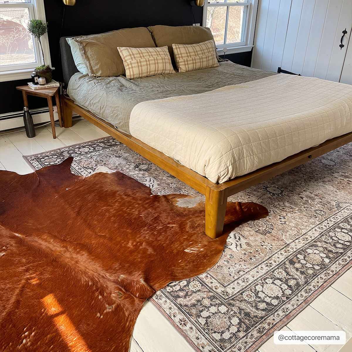 Hauteloom Ganyangan GANY Black Machine Made Chenille-Polyester Rug