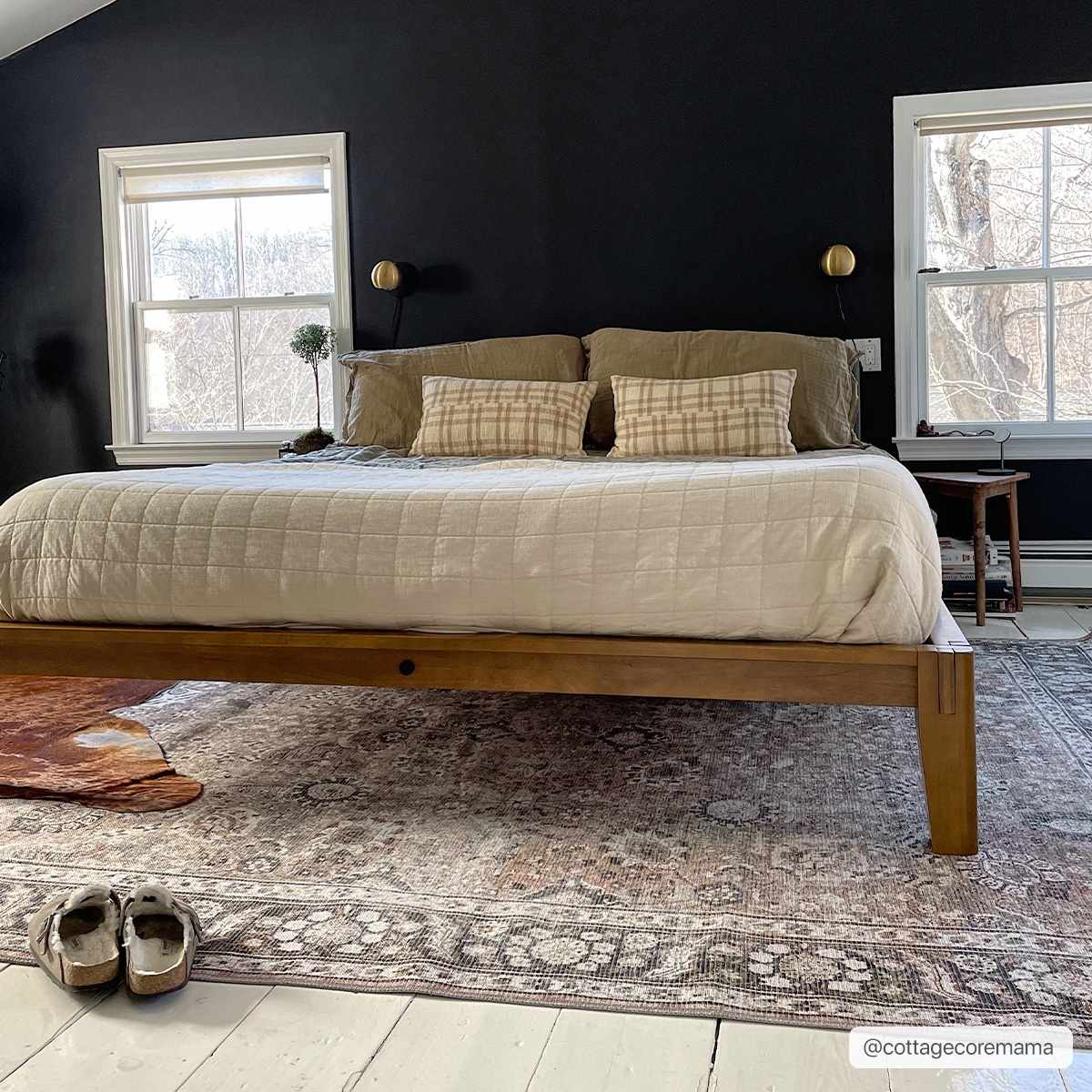 Hauteloom Ganyangan GANY Black Machine Made Chenille-Polyester Rug