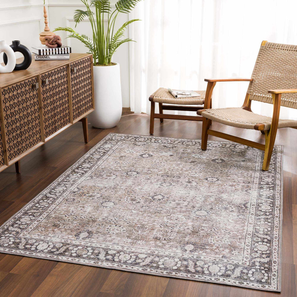 Hauteloom Ganyangan GANY Black Machine Made Chenille-Polyester Rug
