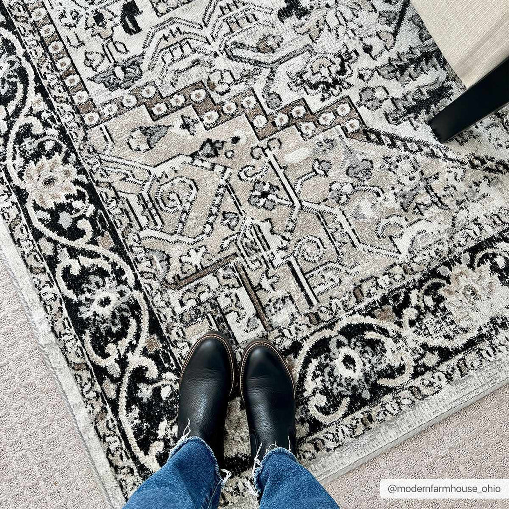 Hauteloom Cabacungan CABAC Black Machine Made Polyester Rug