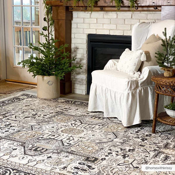 Hauteloom Cabacungan CABAC Black Machine Made Polyester Rug