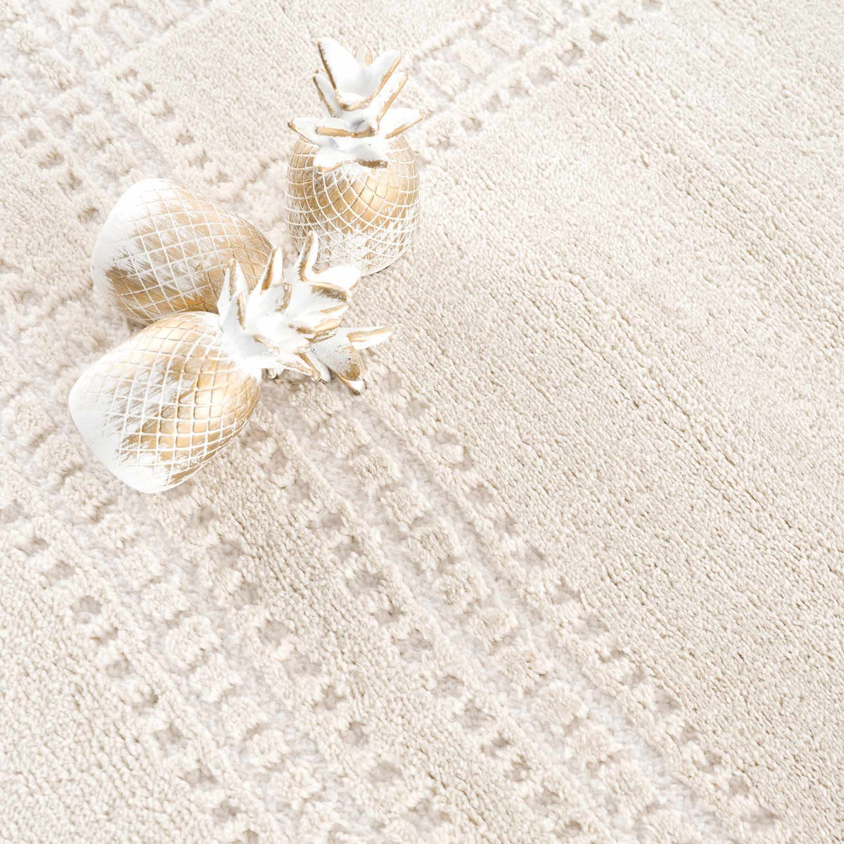 Hauteloom Ryuu HDEURYUU8A3 Beige Machine Made Polypropylene Rug