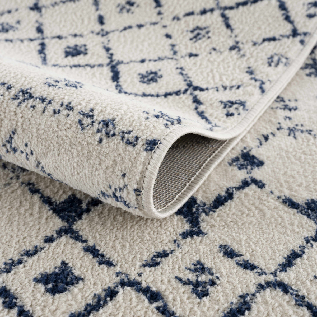 Hauteloom Tigris TGS2332 Ivory Machine Made Polypropylene Rug