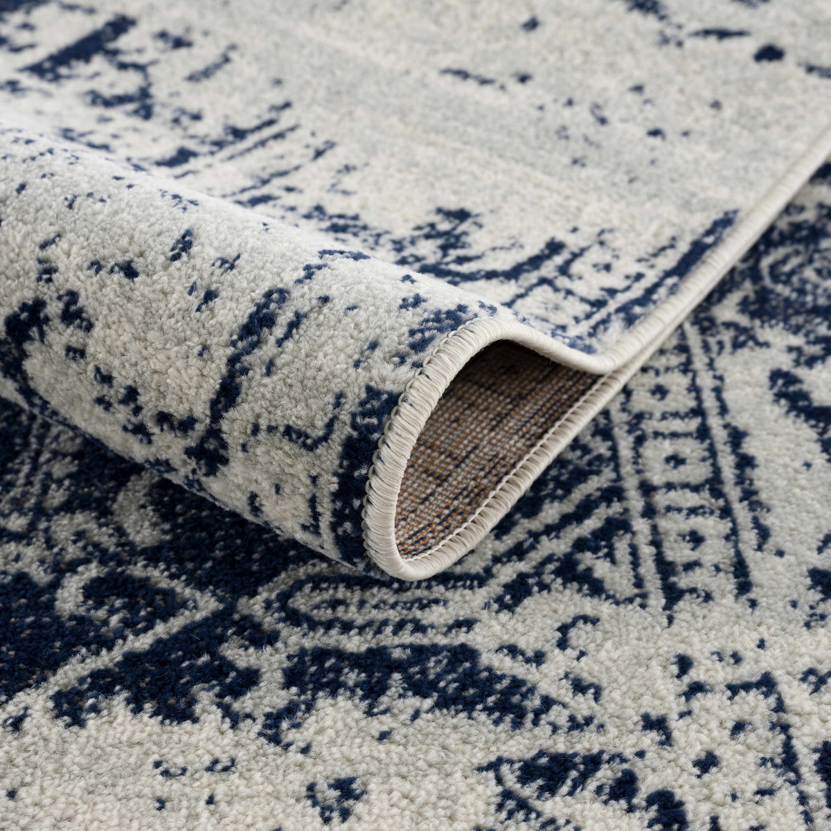 Hauteloom Limestone LIM Medium Gray Machine Made Polypropylene Rug