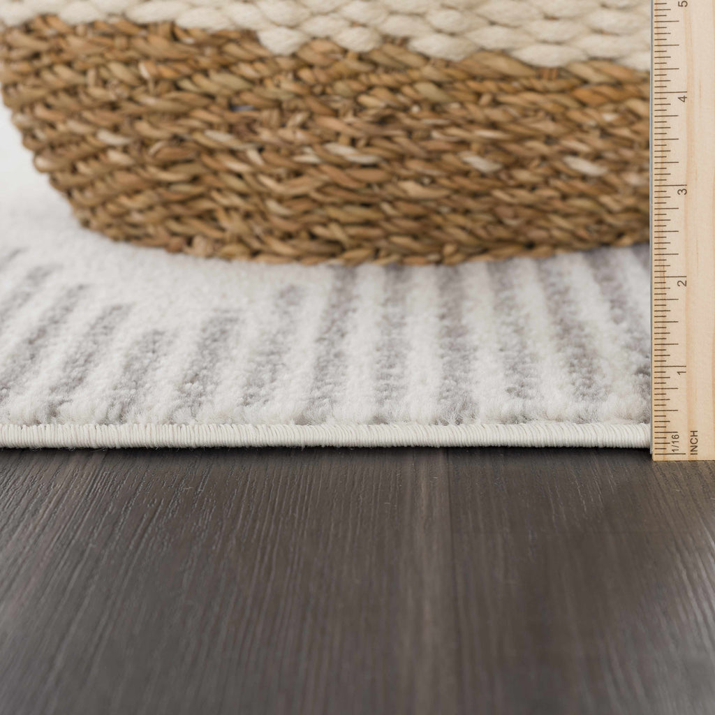 Hauteloom MARASH KMRSH4613 Gray Machine Made Polypropylene Rug