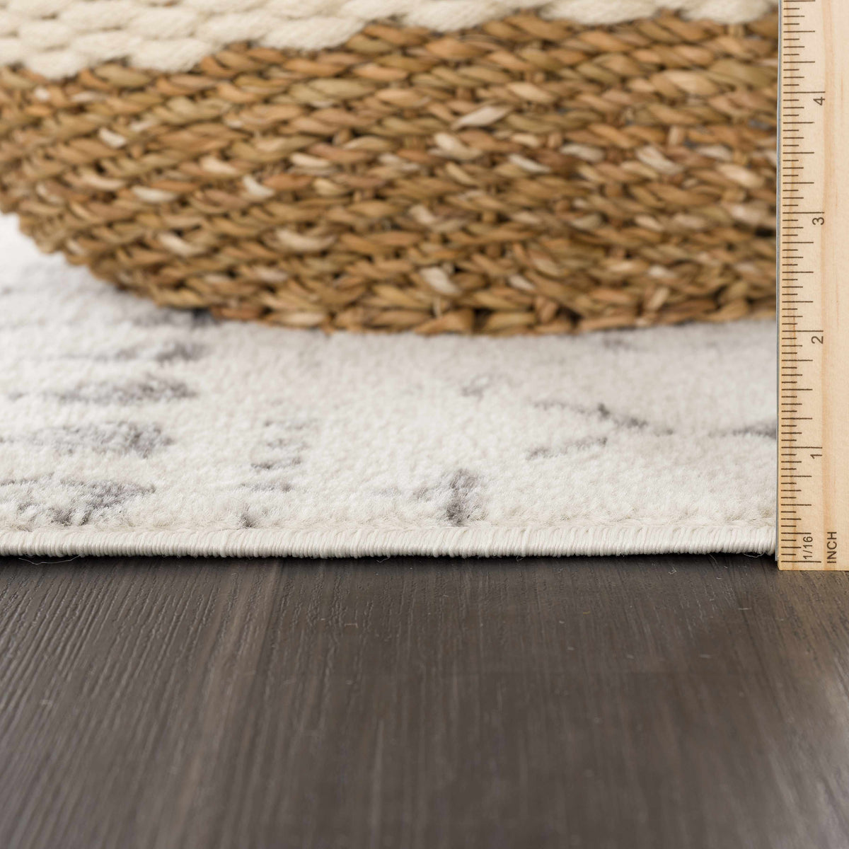 Hauteloom MARASH KMRSH4606 Gray Machine Made Polypropylene Rug