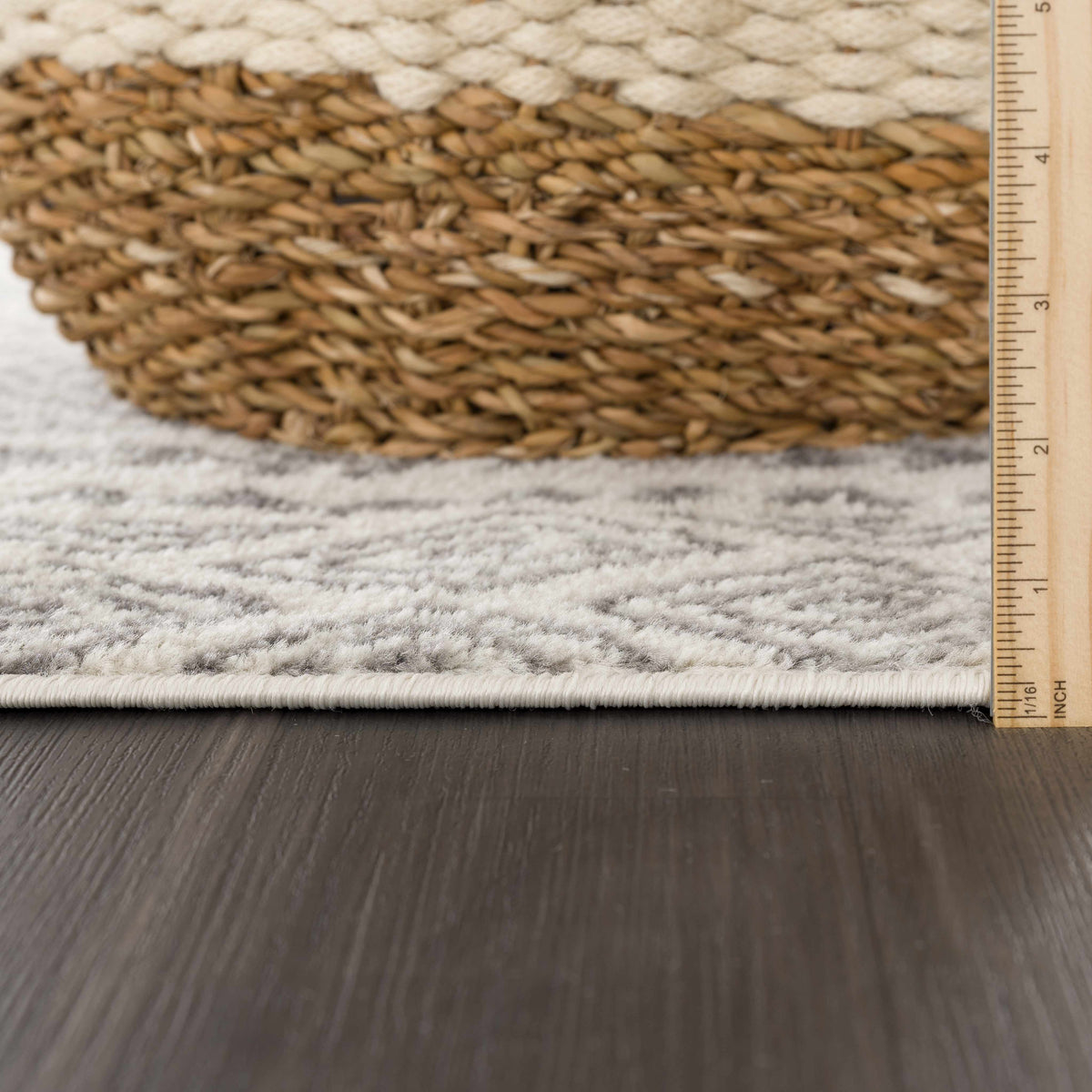 Hauteloom MARASH KMRSH4611 Gray Machine Made Polypropylene Rug