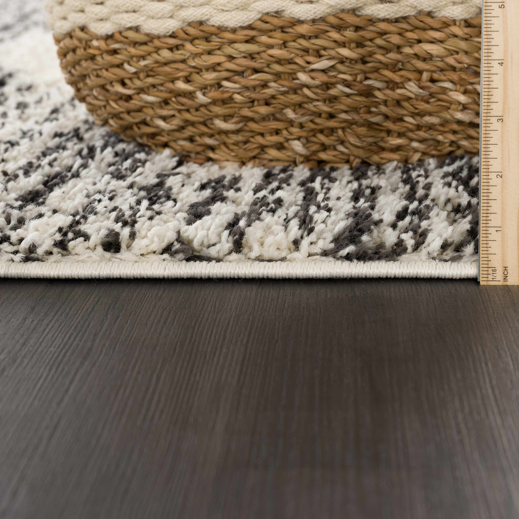 Hauteloom Howth HOWT Gray Machine Made Polypropylene Rug