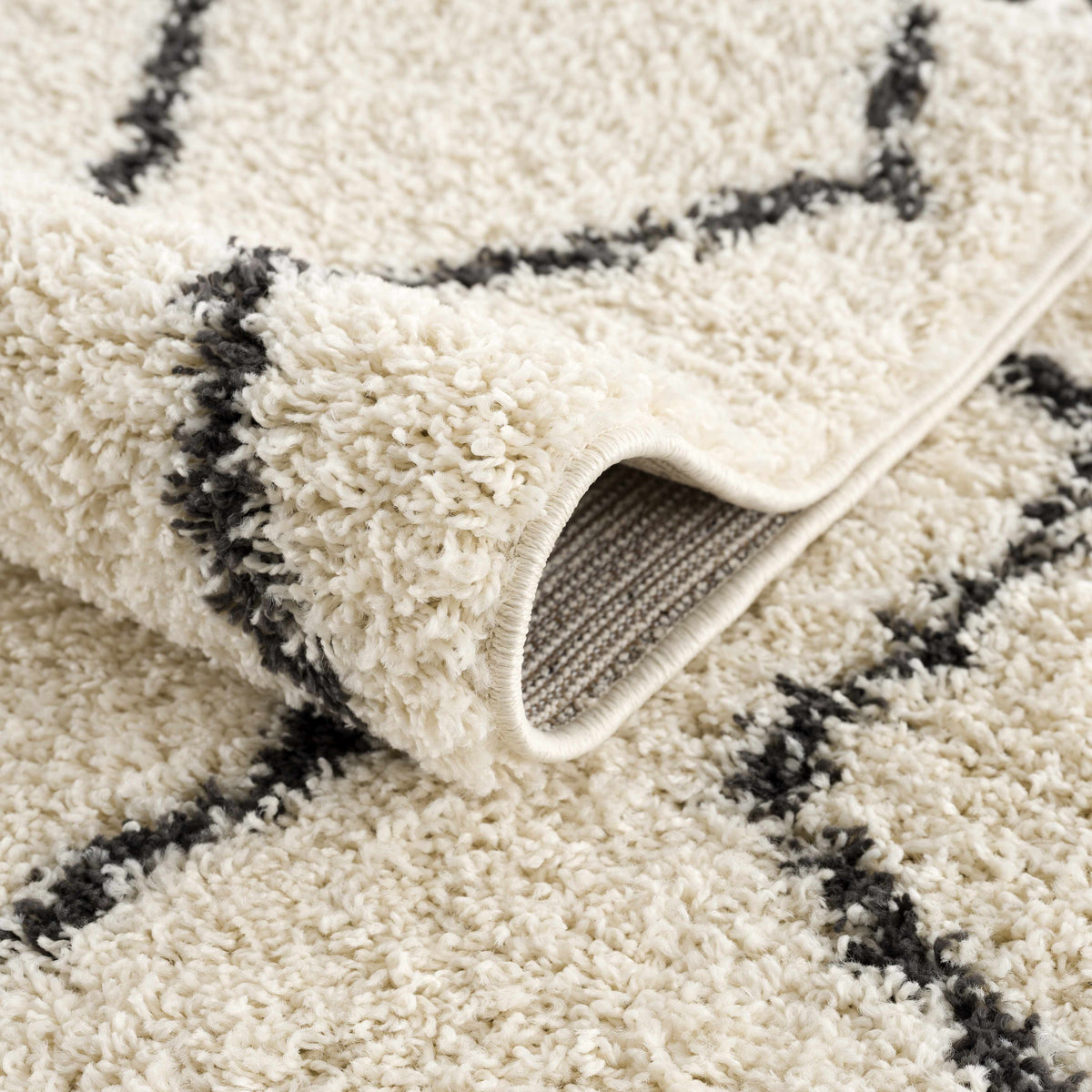 Hauteloom West End WES Charcoal Machine Made Polypropylene Rug