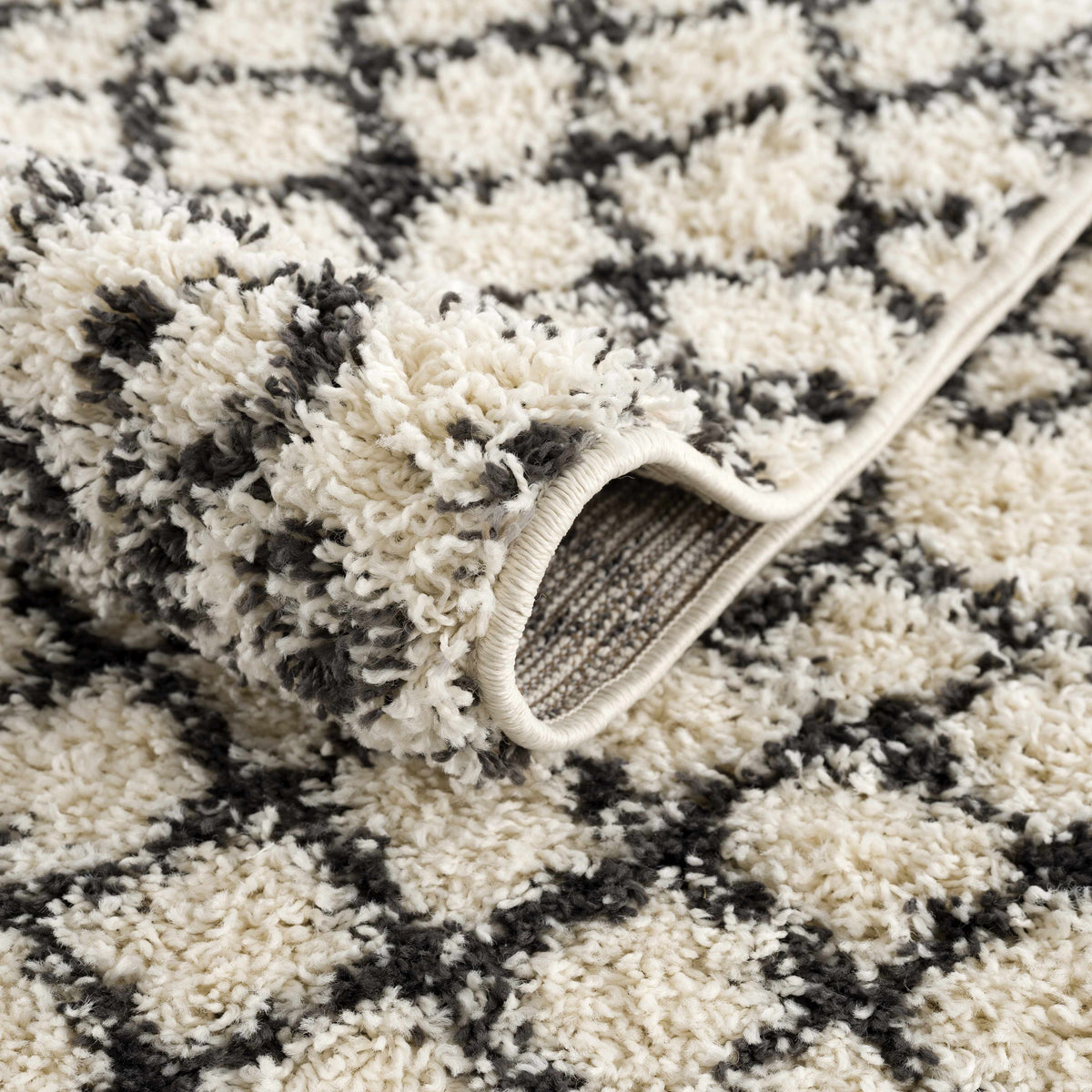 Hauteloom Munich MUNIC Charcoal Machine Made Polypropylene Rug