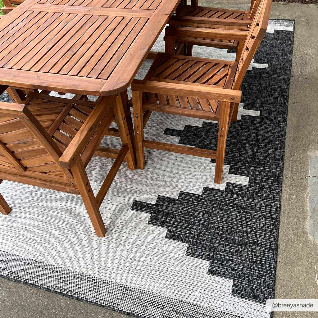 Hauteloom Djugun DJU Black Machine Made Polypropylene Rug