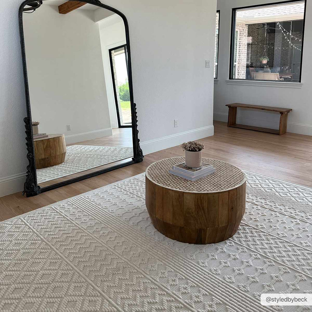 Hauteloom Drago SLYBDRAGOA1 White Machine Made Polypropylene Rug