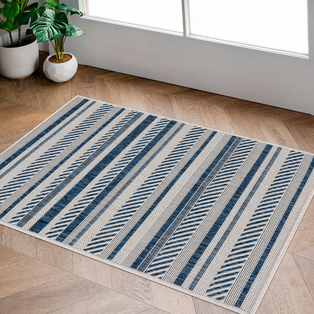 Hauteloom Olin OLIN Navy Machine Made Polypropylene Rug