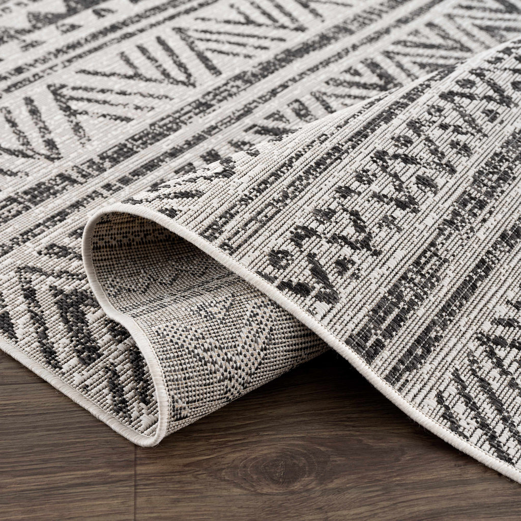 Hauteloom Catrine CATRI Black Machine Made Polypropylene Rug