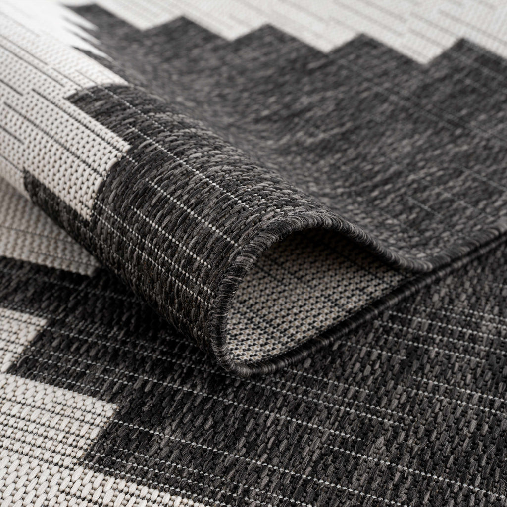 Hauteloom Djugun DJU Black Machine Made Polypropylene Rug