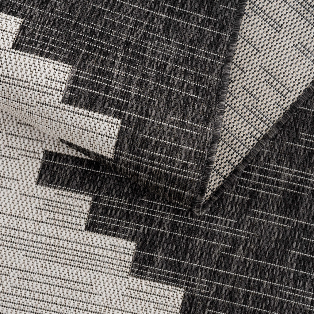Hauteloom Djugun DJU Black Machine Made Polypropylene Rug