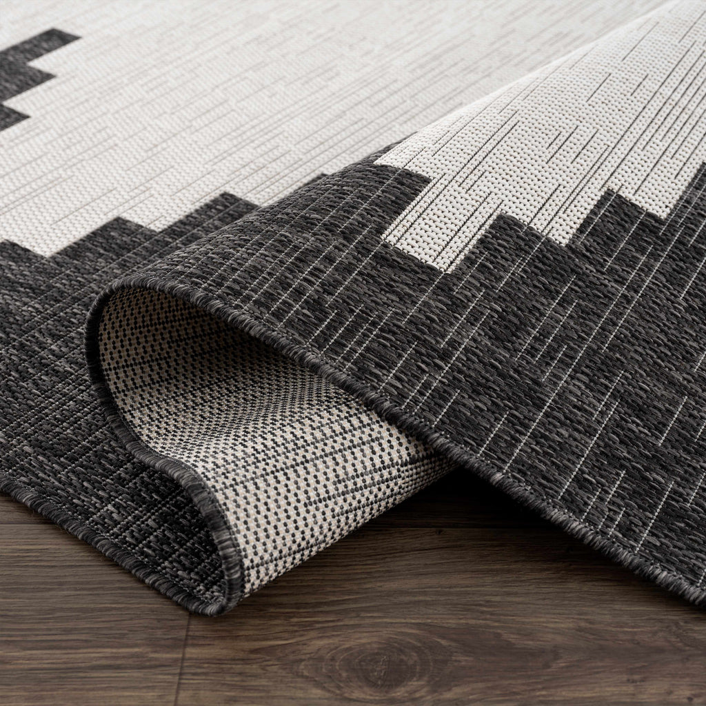 Hauteloom Djugun DJU Black Machine Made Polypropylene Rug