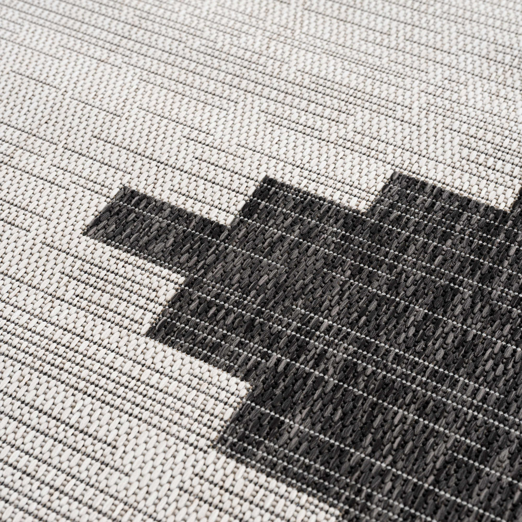 Hauteloom Djugun DJU Black Machine Made Polypropylene Rug