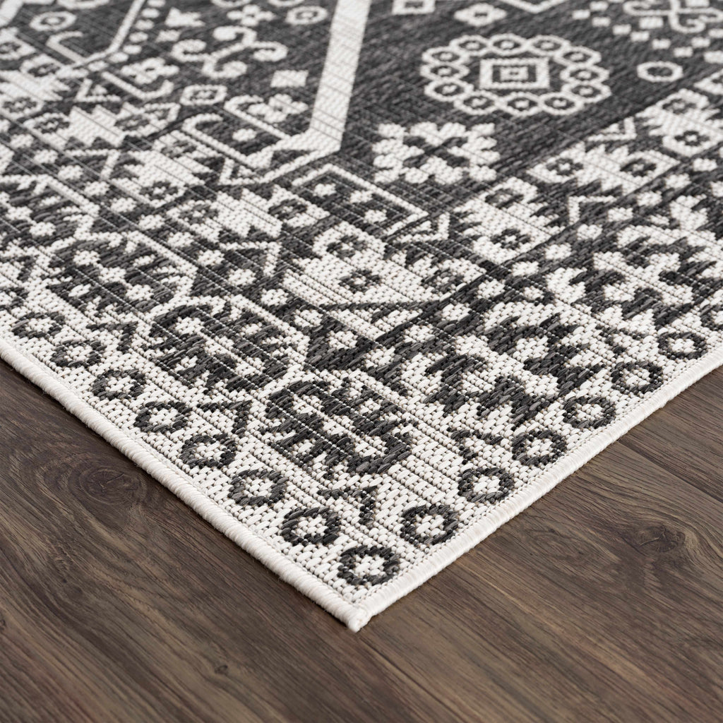 Hauteloom Kingscliff KNGRA Black Machine Made Polypropylene Rug