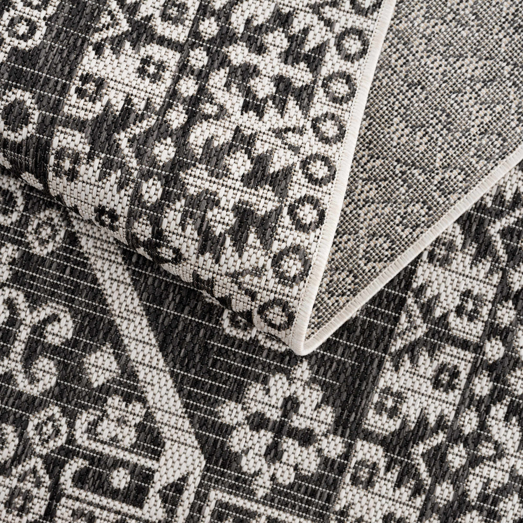 Hauteloom Kingscliff KNGRA Black Machine Made Polypropylene Rug