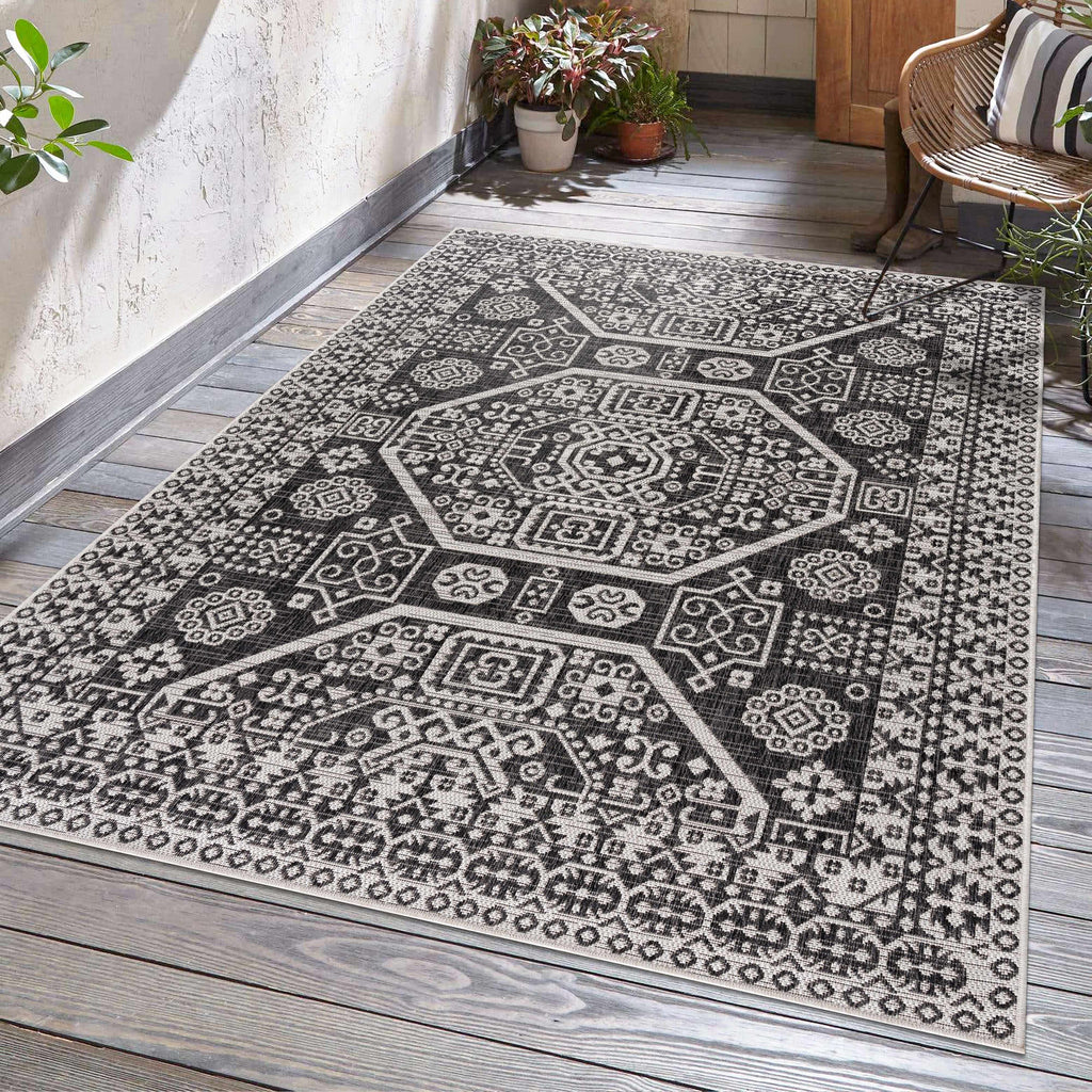 Hauteloom Kingscliff KNGRA Black Machine Made Polypropylene Rug