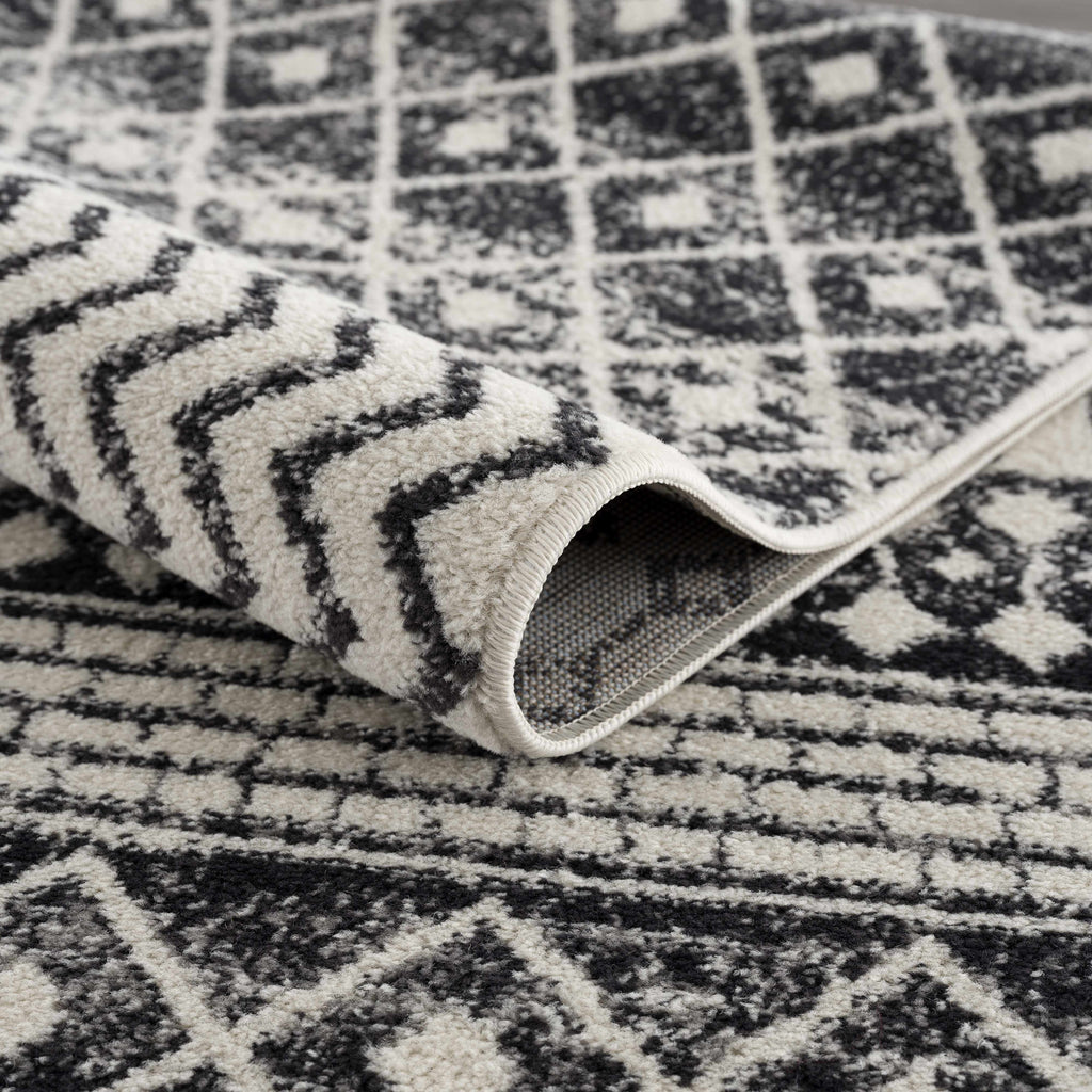 Hauteloom Constantinople CON Black Machine Made Polypropylene Rug