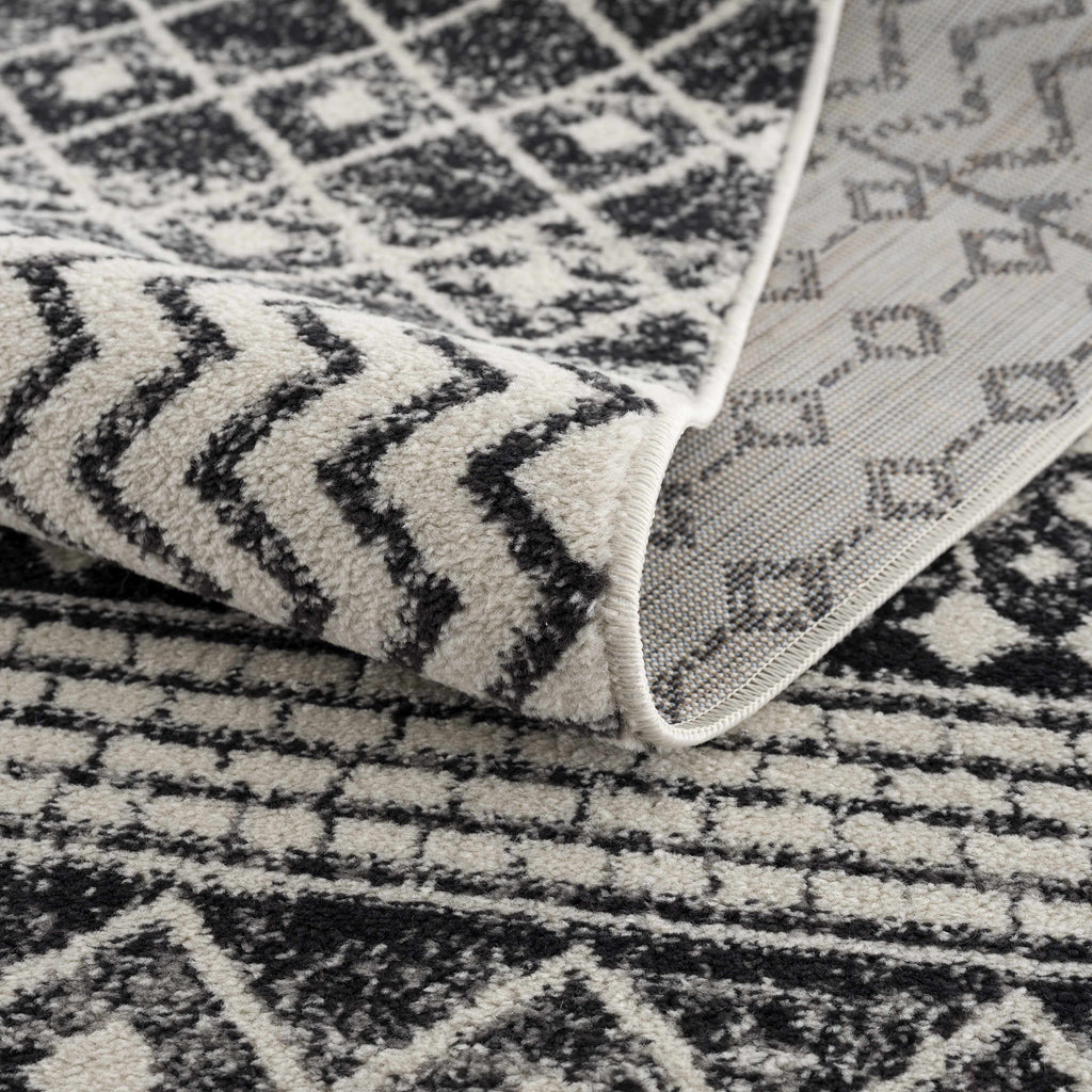 Hauteloom Constantinople CON Black Machine Made Polypropylene Rug