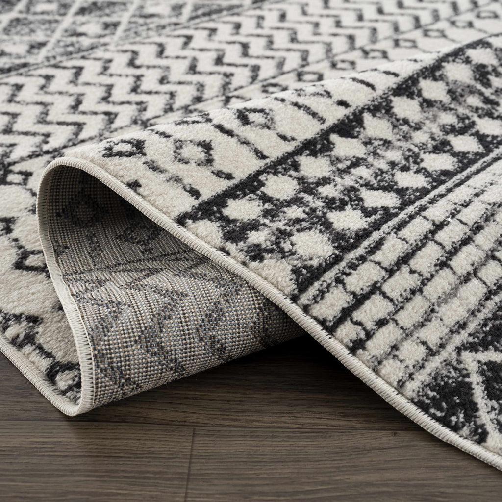 Hauteloom Constantinople CON Black Machine Made Polypropylene Rug