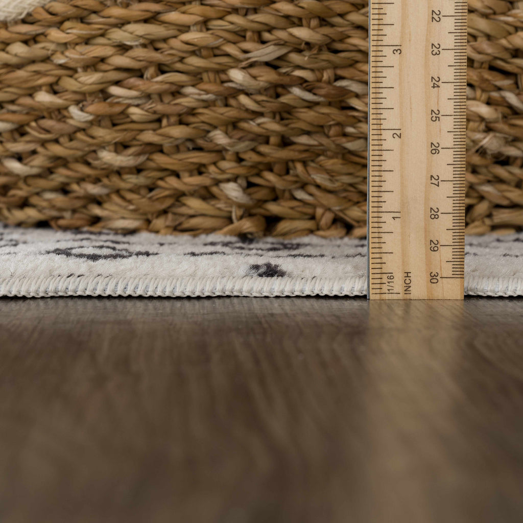 Hauteloom Constantinople CON Black Machine Made Polypropylene Rug