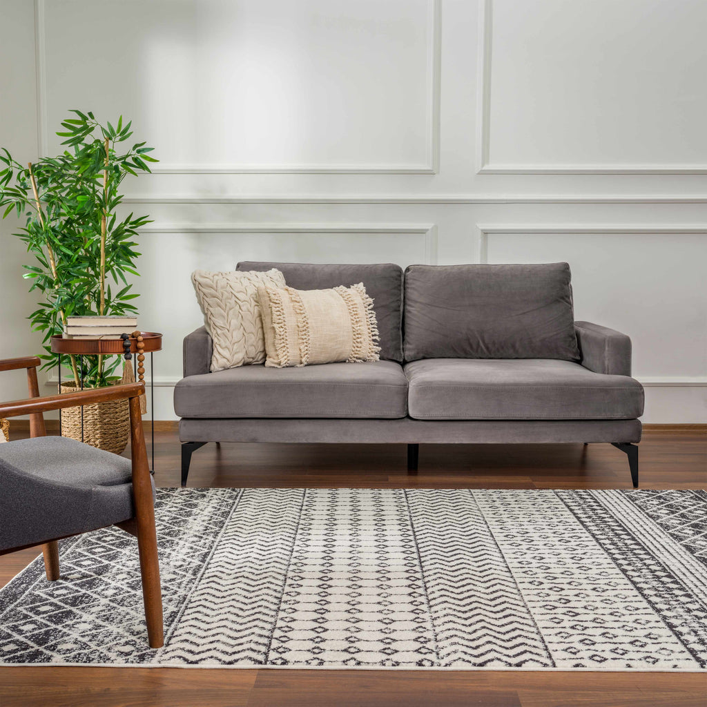 Hauteloom Constantinople CON Black Machine Made Polypropylene Rug