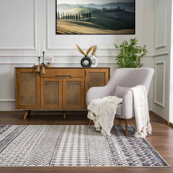 Hauteloom Constantinople CON Black Machine Made Polypropylene Rug