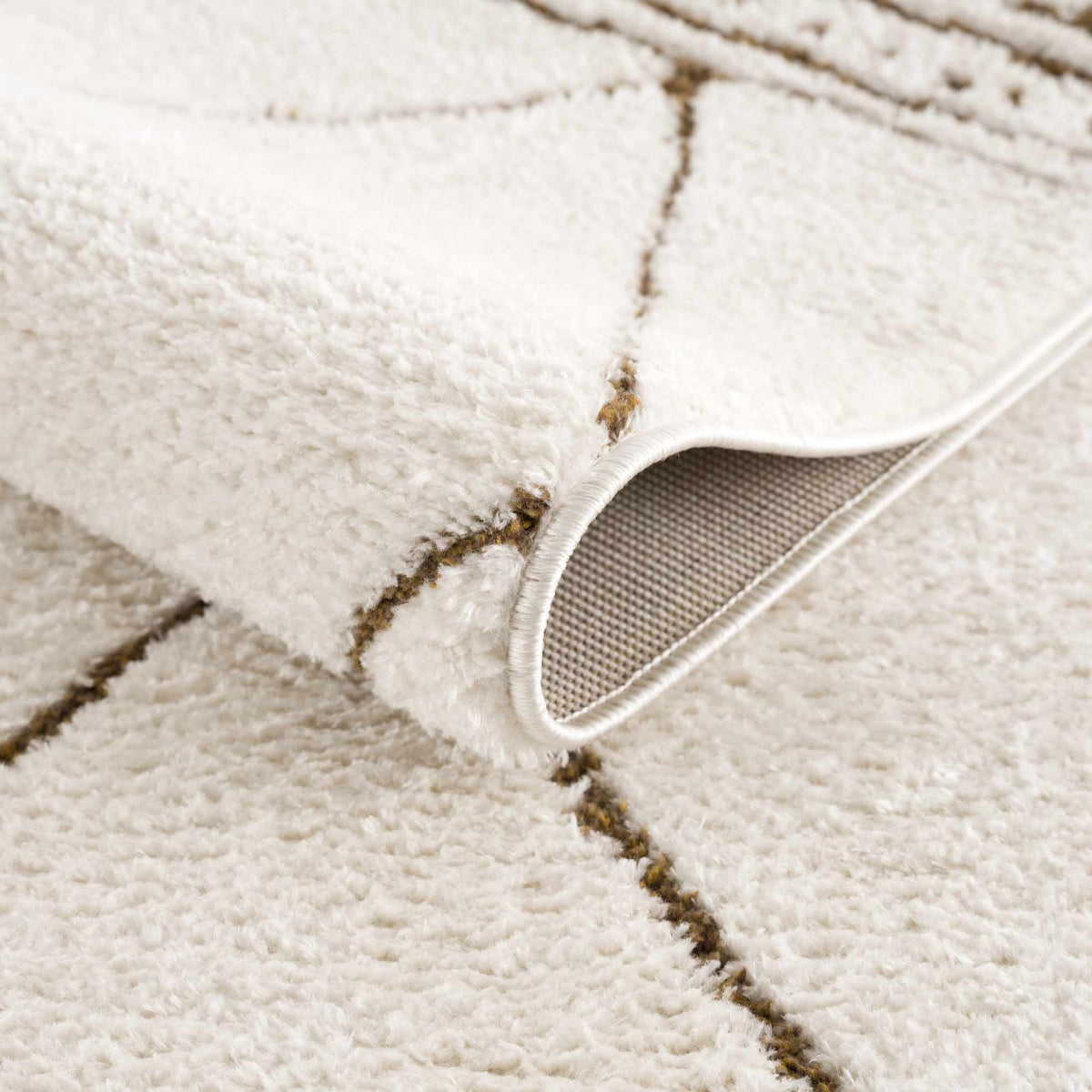 Hauteloom Keone SFEBKEONEA2 Beige Machine Made Polyester Rug