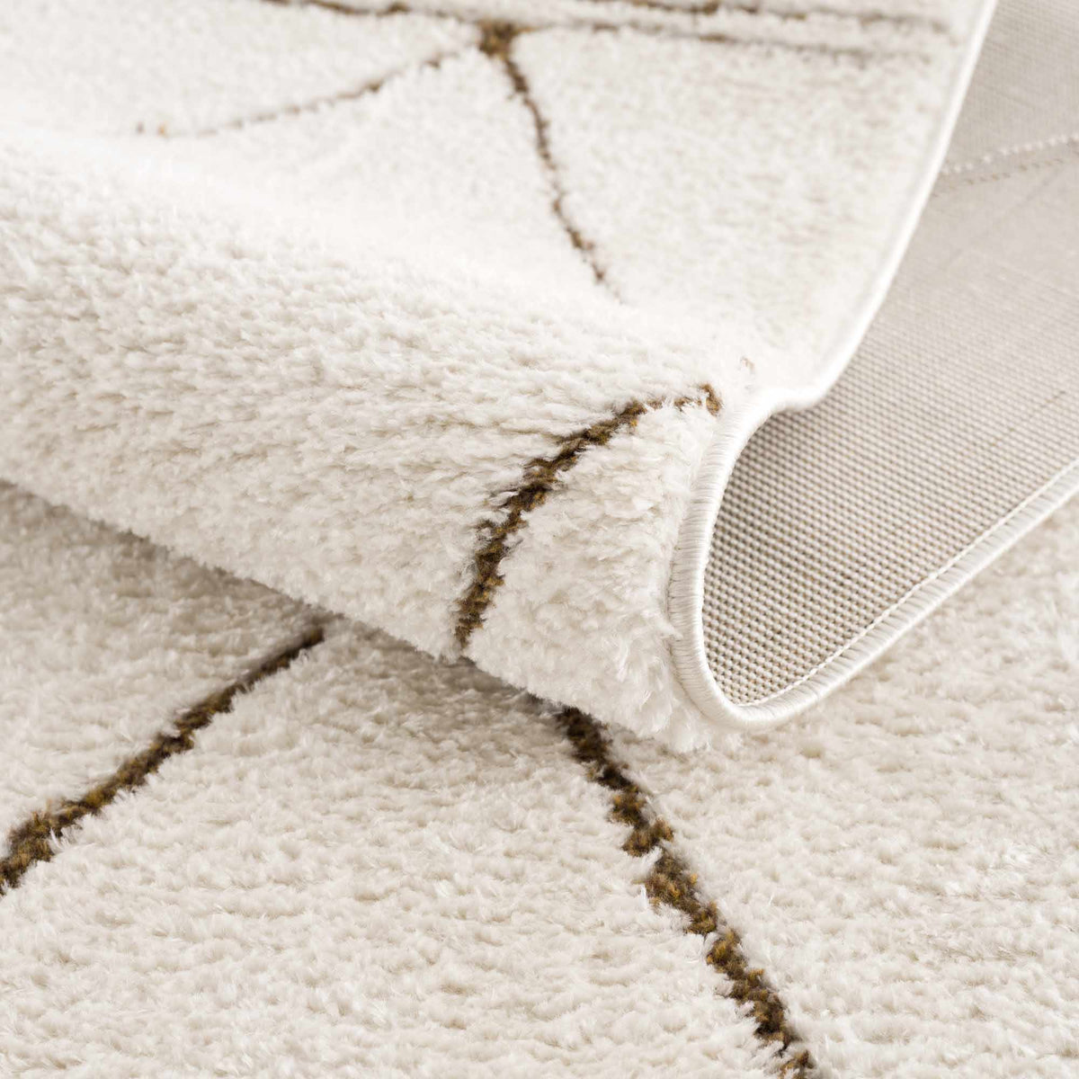 Hauteloom Keone SFEBKEONEA2 Beige Machine Made Polyester Rug