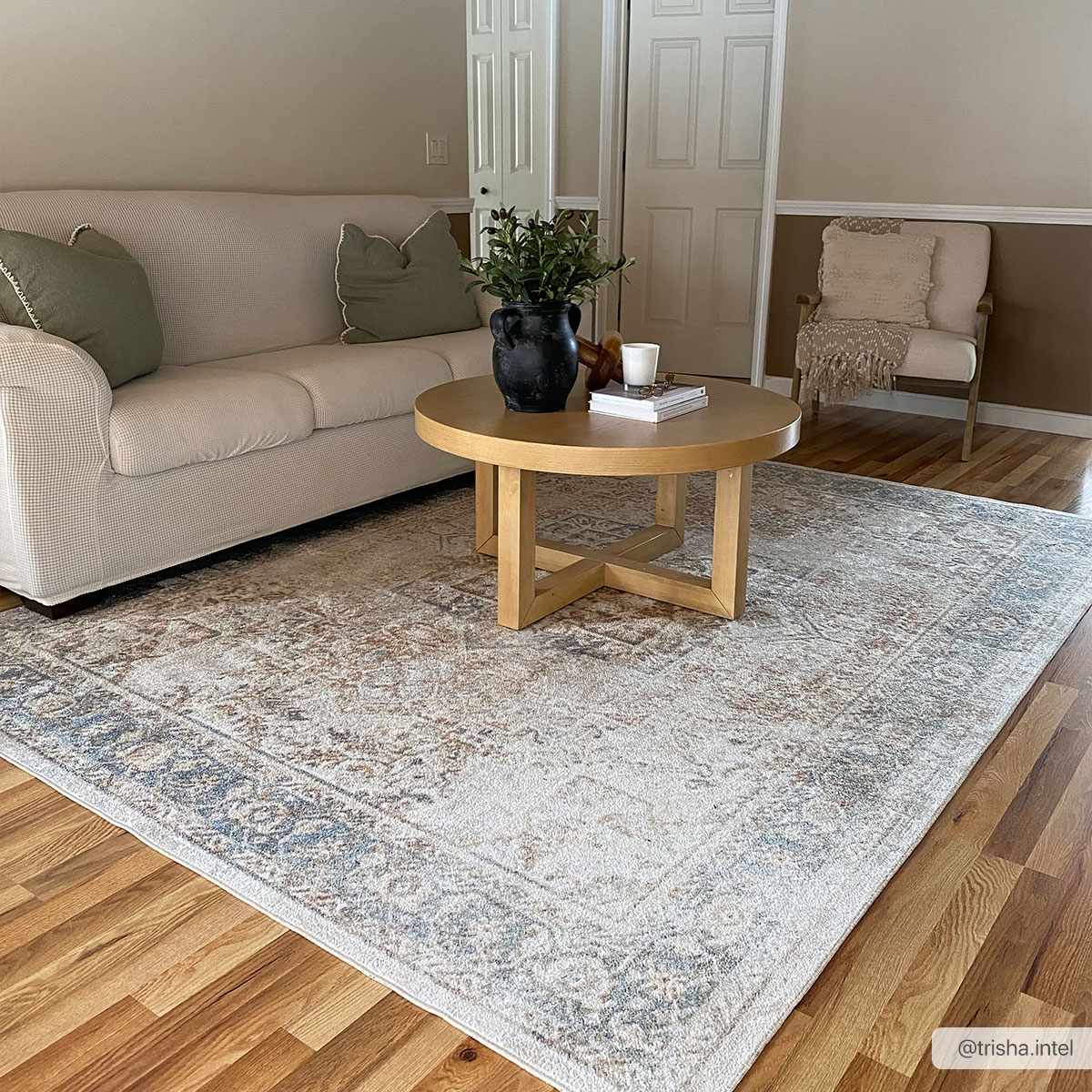 Hauteloom Fang SLLIFANG825 Navy Machine Made Polyester Rug